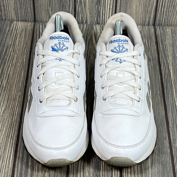 Reebok Classic Women Sneaker Trainer Shoe Women 10 White Silver Leather CN3441 - Picture 2 of 12